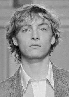 Eden Dambrine Photo 2 